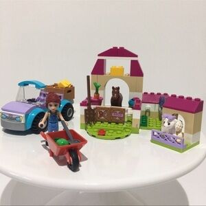 Lego Junior Friends 10746 Mias Farm Suitcase Set Horse Stable Lamb Animal Build